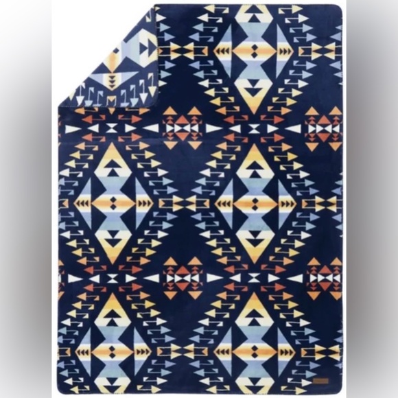 Pendleton “Big Thunder” Soft Throw Blanket - Picture 1 of 6